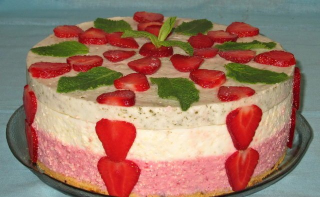 Cake "Strawberry Mojito"