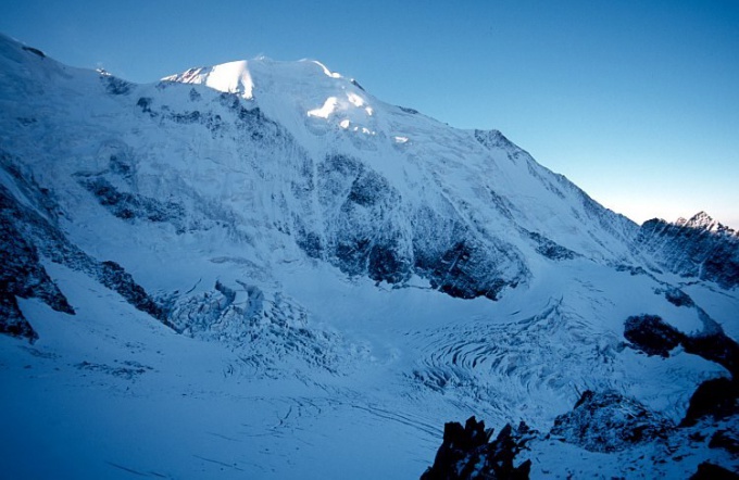 Cum să nu cadă sub avalanșa de pe Mont Blanc